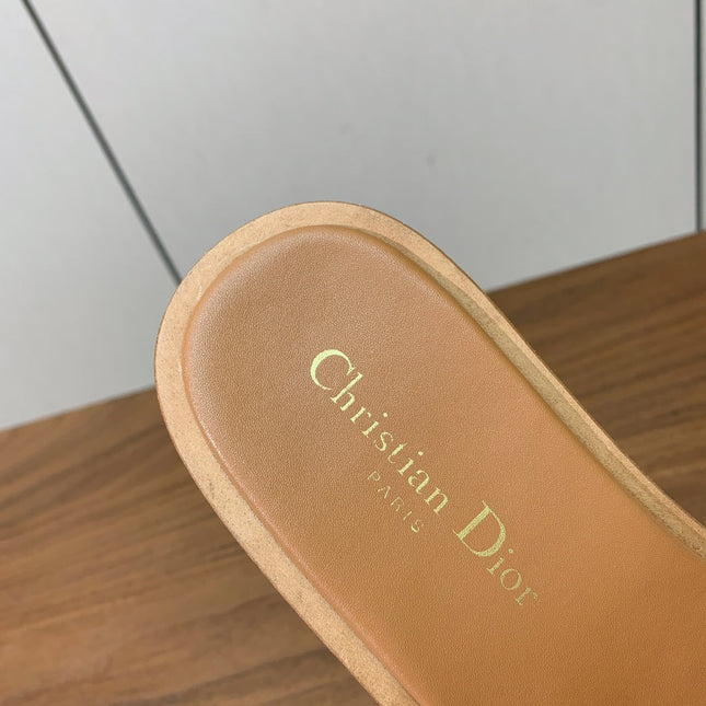 DIOR 25S DWAY WEDGE SLIDE 90 MM IN LIGHT BROWN CALFSKIN