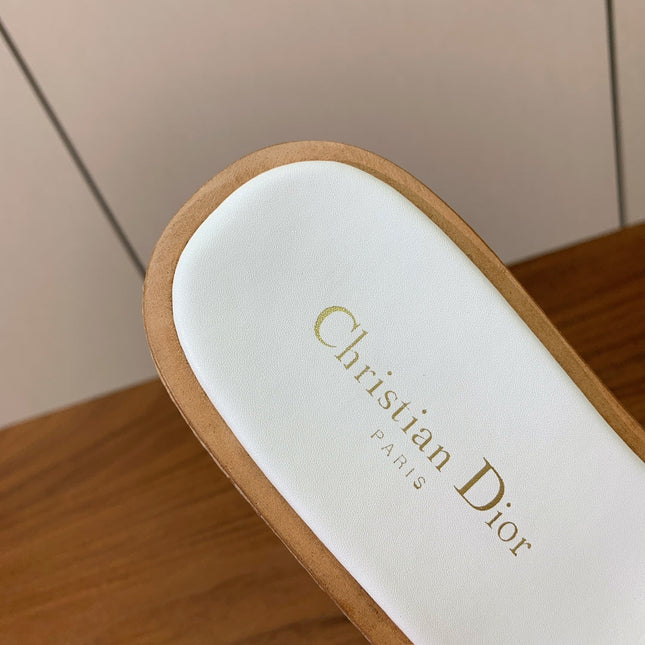 DIOR 25S DWAY WEDGE SLIDE 90 MM IN WHITE CALFSKIN