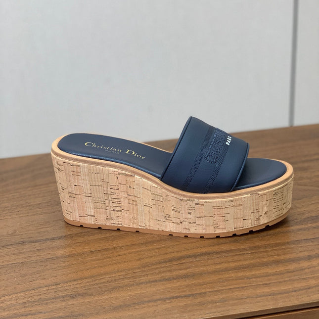 DIOR 25S DWAY WEDGE SLIDE 90 MM IN DEEP NAVY BLUE CALFSKIN