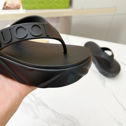 THONG PLATFORM IN BLACK IMPORTED TPU