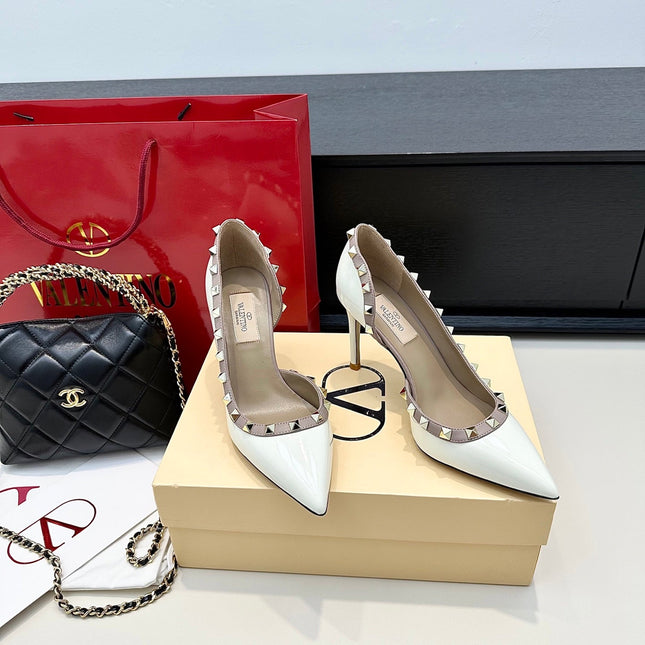 VLTN ROCKSTUD HEELS 25S 85 MM IN WHITE GLOSSY LEATHER