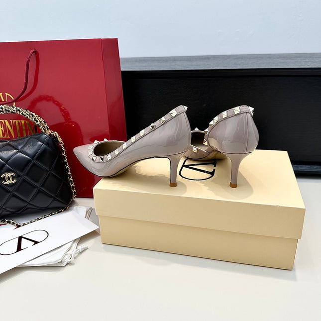 VLTN ROCKSTUD HEELS 25S 60 MM IN SOFT LILAC BEIGE GLOSSY LEATHER