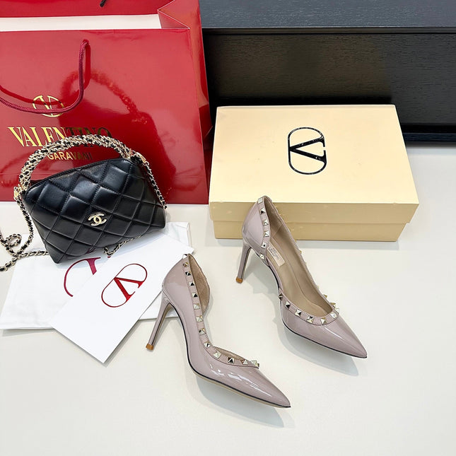 VLTN ROCKSTUD HEELS 25S 85 MM IN SOFT LILAC BEIGE GLOSSY LEATHER