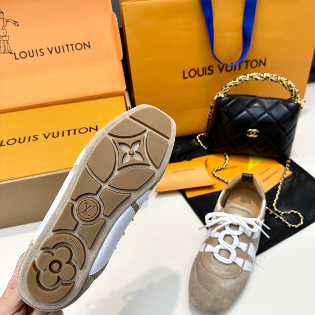 SNEAKERINA TRAINERS IN BROWN AND WHITE SUEDE