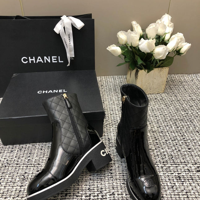 ROUND-TOE SHORT BOOTS BLACK SHEEPSKIN