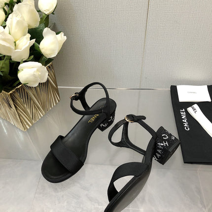 BLOCK HEEL WITH CRYSTAL 5 CM SANDAL IN BLACK FABRIC