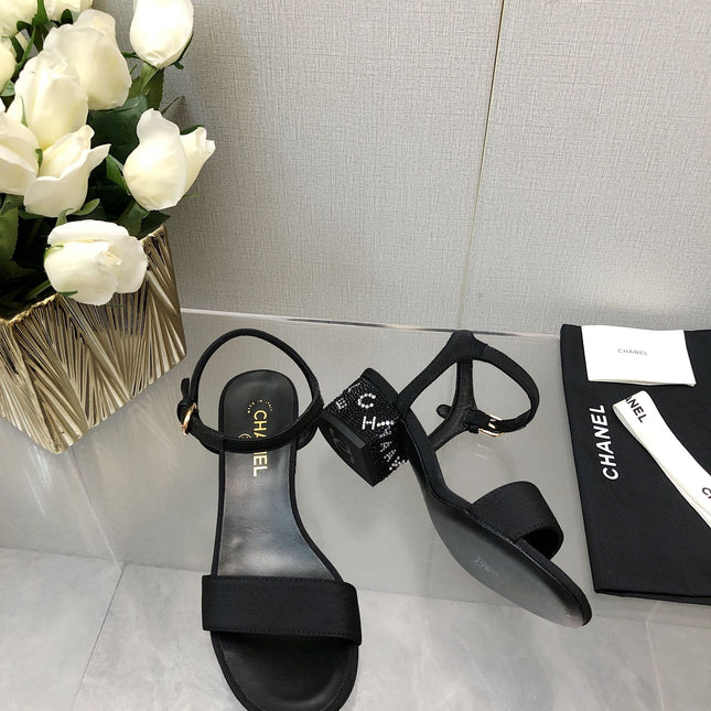 BLOCK HEEL WITH CRYSTAL 5 CM SANDAL IN BLACK FABRIC