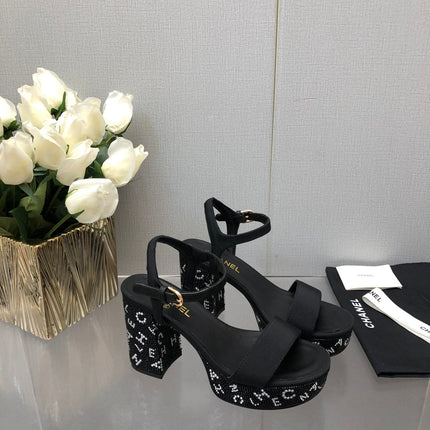 BLOCK HEEL WITH CRYSTAL 9 CM SANDAL IN BLACK FABRIC