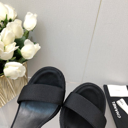 BLOCK HEEL WITH CRYSTAL 9 CM SANDAL IN BLACK FABRIC
