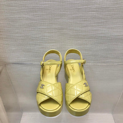 WEDGE SANDALS IN YELLOW CREAM CALFSKIN