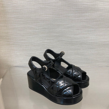 WEDGE SANDALS IN BLACK CALFSKIN