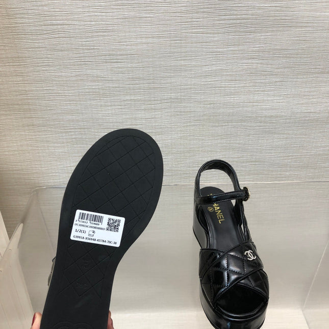 WEDGE SANDALS IN BLACK CALFSKIN