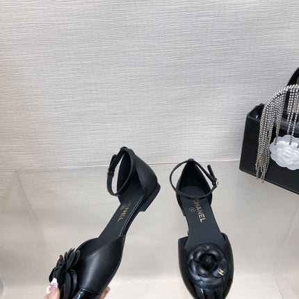 BLACK LAMBSKIN CAMELLIA HOLLOW SANDAL