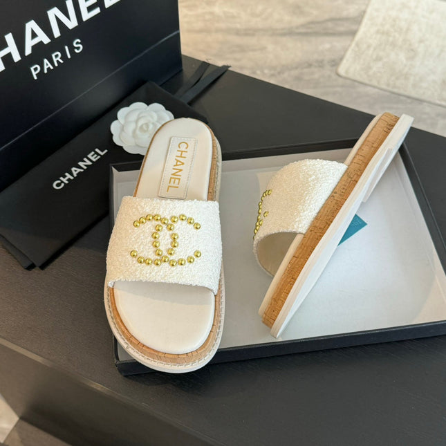 Double C Wood Grain Platform Slippers White Wool