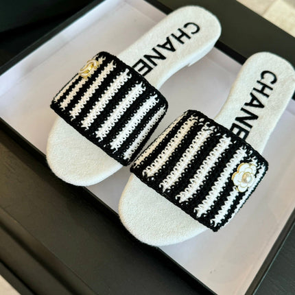 Double C Sheepskins Knit Slippers White Black