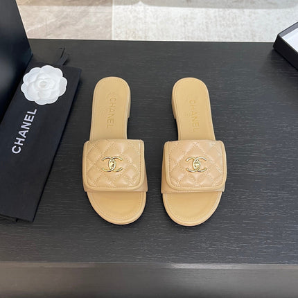 FLAT MULE IN TUSCAN BEIGE LAMBSKIN