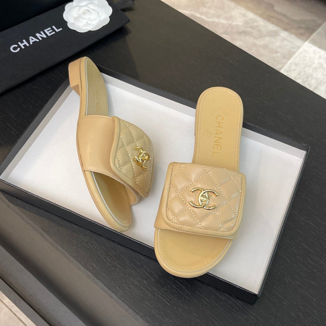 FLAT MULE IN TUSCAN BEIGE LAMBSKIN