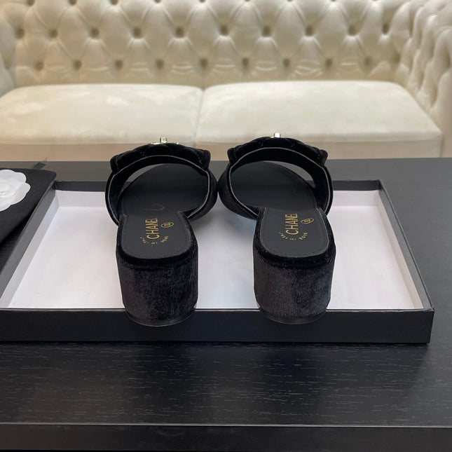 MID-HEEL 5 CM MULE IN BLACK VELVET