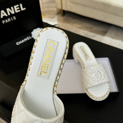 HIGH FLATFORM SLIPPER IN WHITE EMBOSSED SHEEPSKIN