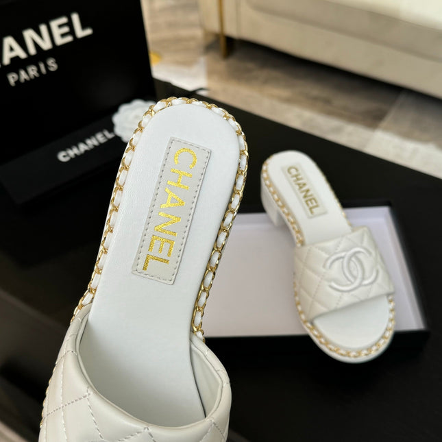 HIGH FLATFORM SLIPPER IN WHITE EMBOSSED SHEEPSKIN