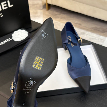 BLOCK HEEL SLINGBACKS IN NAVY BLUE MIX BLACK SILK FABRIC