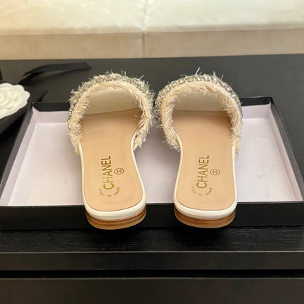 FLAT SANDALS BEIGE AND WHITE WITH CRYSTALS