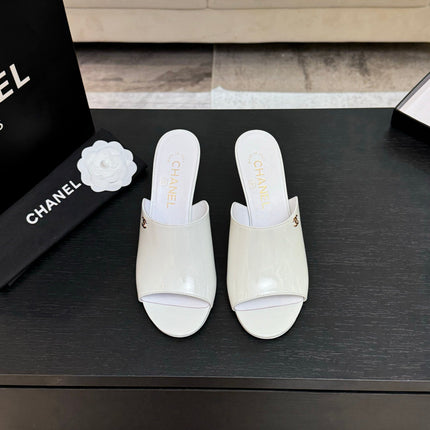 PEEP TOE MULE 85MM IN WHITE PATENT CALFSKIN