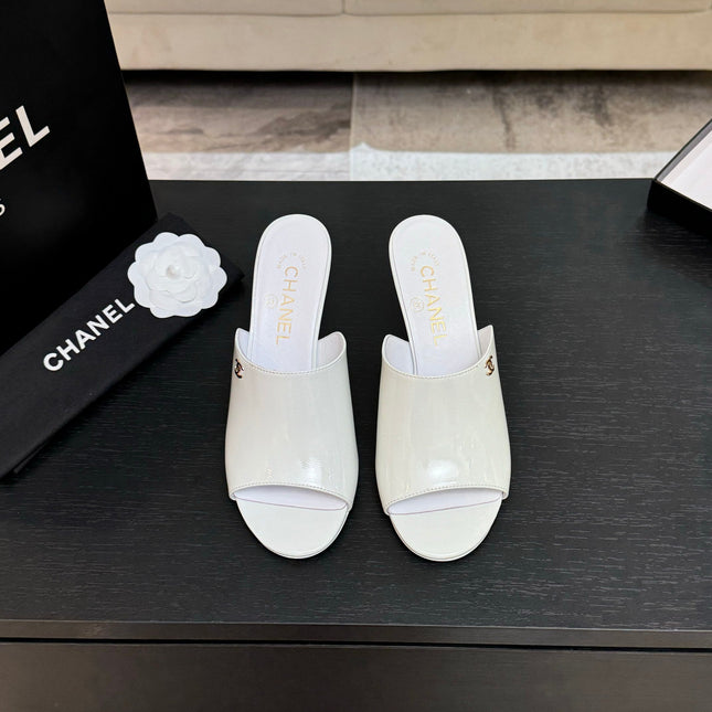 PEEP TOE MULE 85MM IN WHITE PATENT CALFSKIN