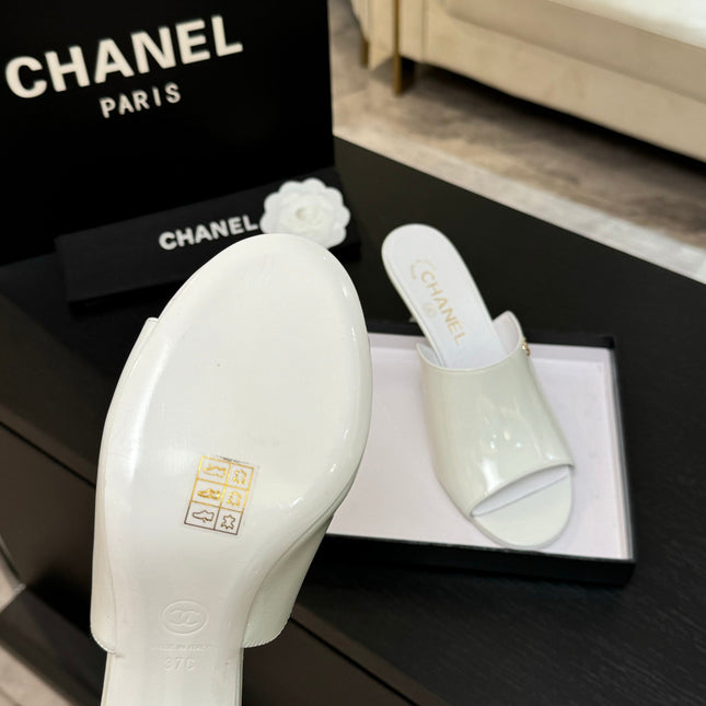 PEEP TOE MULE 85MM IN WHITE PATENT CALFSKIN