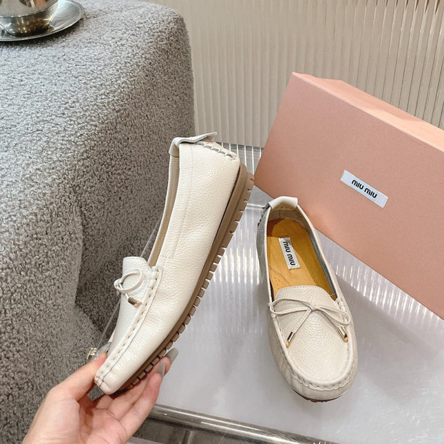 SLIP-ON HAND-SEWN SHOES WHITE CREAM COWHIDE WITH BOW