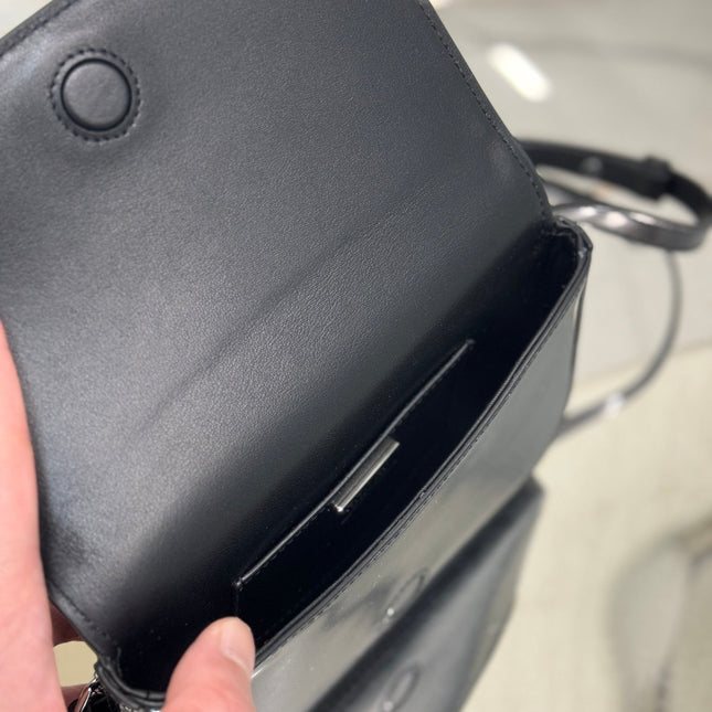 FLAP BAG 18 IN BLACK SHINY CALFSKIN