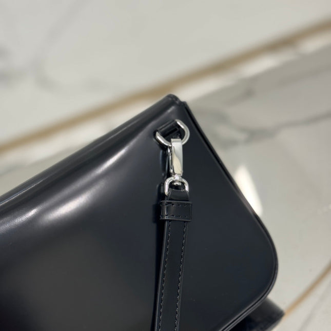 FLAP BAG 18 IN BLACK SHINY CALFSKIN