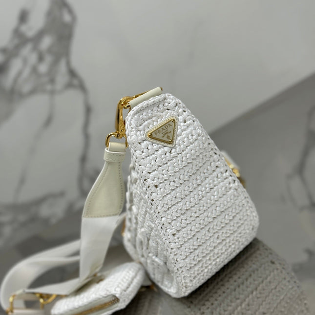 CROCHET TRIANGLE BAG 26 IN WHITE RAFFIA GOLD HARDWARE