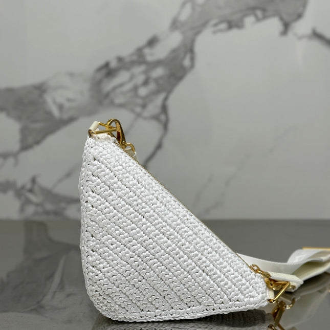 CROCHET TRIANGLE BAG 26 IN WHITE RAFFIA GOLD HARDWARE