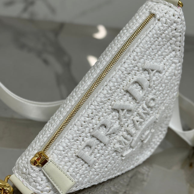 CROCHET TRIANGLE BAG 26 IN WHITE RAFFIA GOLD HARDWARE