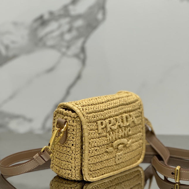 WOVEN SMALL FLAP BAG 16 IN BEIGE RAFFIA GOLD HARDWARE