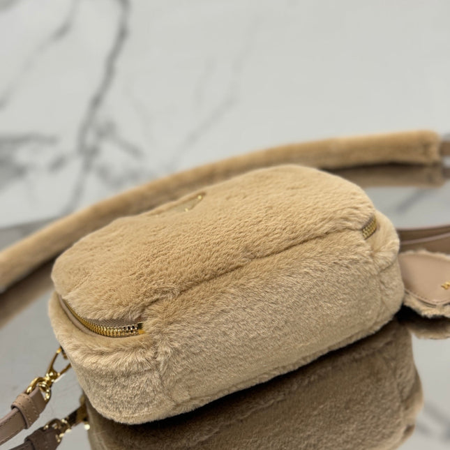 MINI SHOULDER BAG 19 IN BEIGE RABBIT FUR