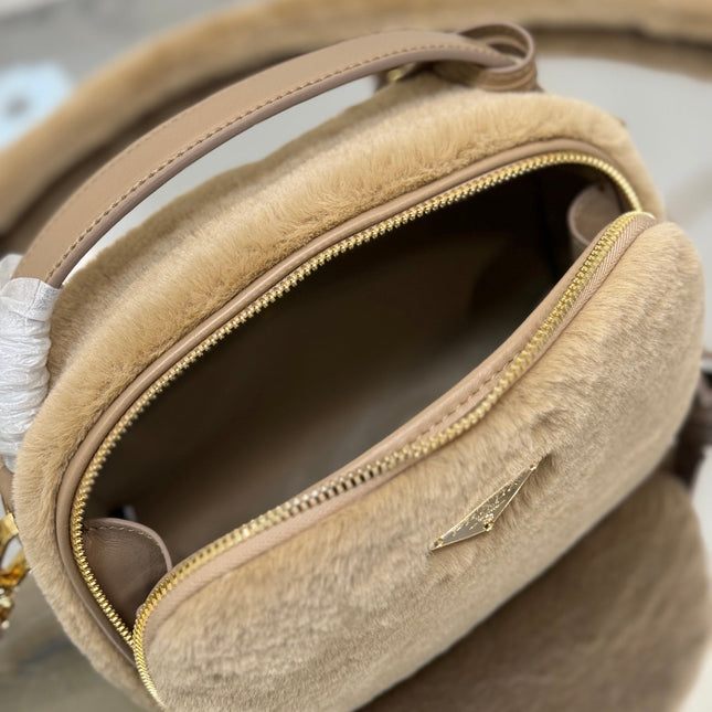 MINI SHOULDER BAG 19 IN BEIGE RABBIT FUR