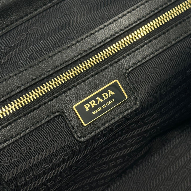 MEDIUM TOP HANDLE BAG 30 IN BLACK NYLON AND CALFSKIN TRIM