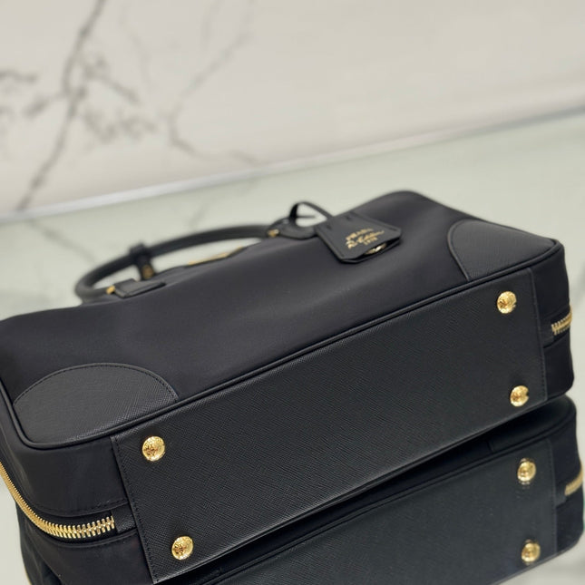 LARGE TOP HANDLE BAG 35 IN BLACK NYLON AND CALFSKIN TRIM