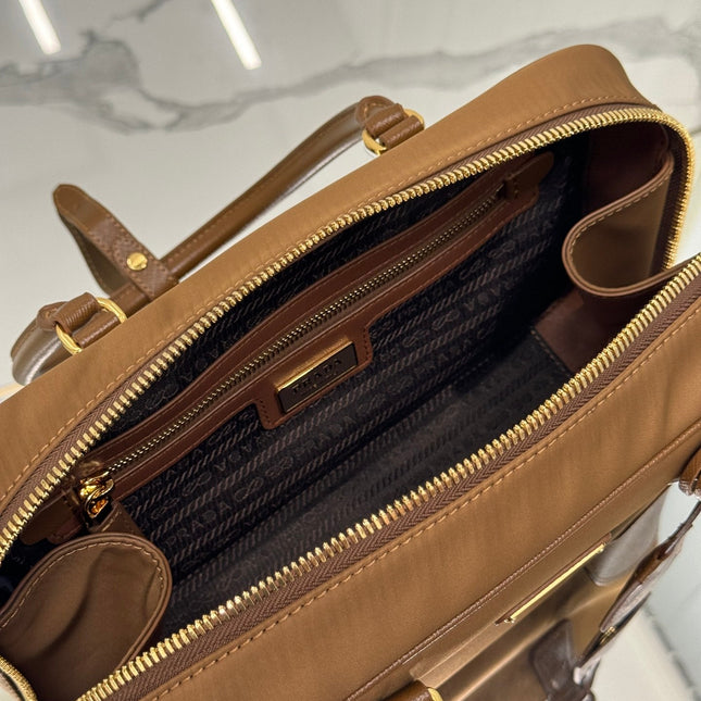 MEDIUM TOP HANDLE BAG 30 IN CHERRY WOOD NYLON AND CALFSKIN TRIM