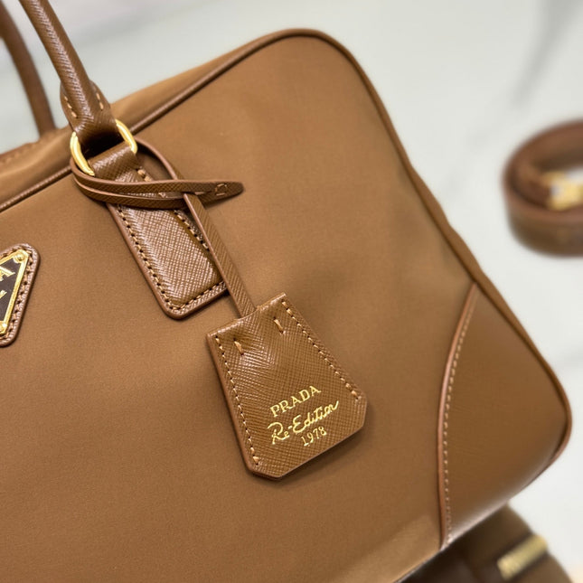 LARGE TOP HANDLE BAG 35 IN CHERRY WOOD NYLON AND CALFSKIN TRIM