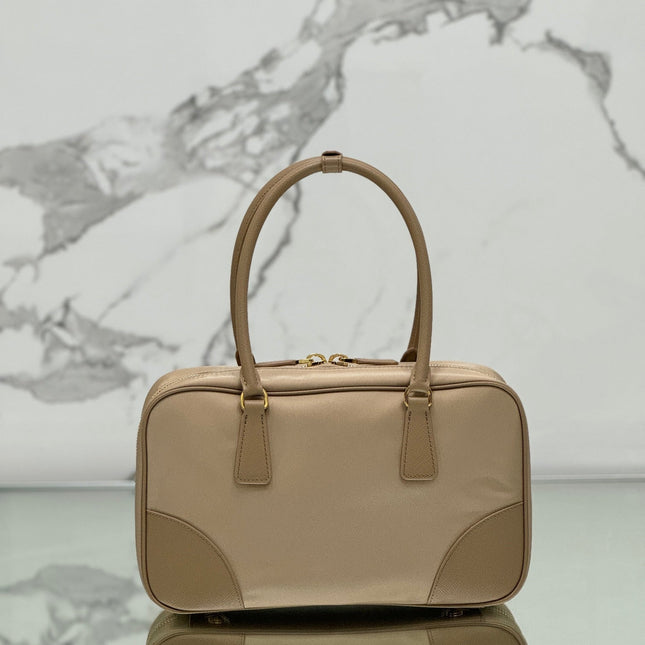 LARGE TOP HANDLE BAG 35 IN DRIED MOSS NYLON AND CALFSKIN TRIM