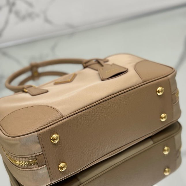 MEDIUM TOP HANDLE BAG 30 IN DRIED MOSS NYLON AND CALFSKIN TRIM