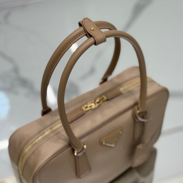 MEDIUM TOP HANDLE BAG 30 IN DRIED MOSS NYLON AND CALFSKIN TRIM