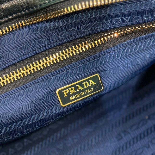 HANDBAG 32 IN BLACK SOFT SMOOTH LAMBSKIN