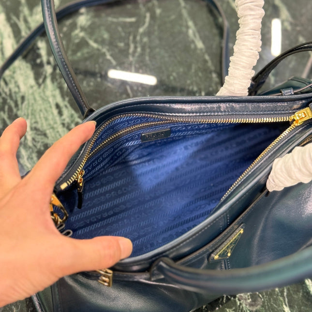 HANDBAG 32 IN BLACK SOFT SMOOTH LAMBSKIN