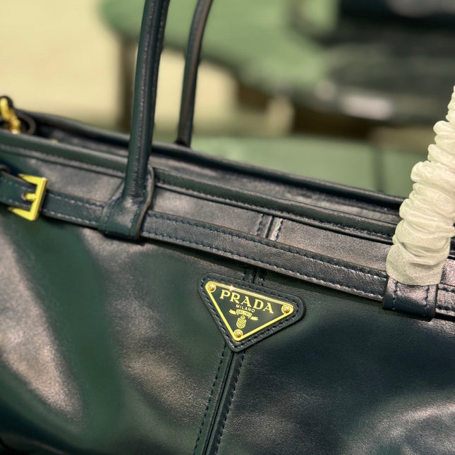 HANDBAG 32 IN BLACK SOFT SMOOTH LAMBSKIN