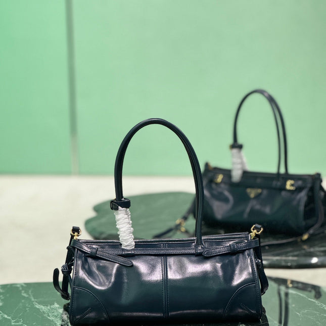 HANDBAG 32 IN BLACK SOFT SMOOTH LAMBSKIN