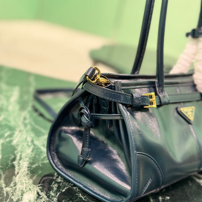 HANDBAG 32 IN BLACK SOFT SMOOTH LAMBSKIN